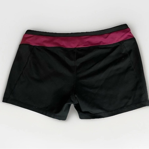Reebok Women Black and Purple Running Shorts Sz L CrossFit Stretch Comfort Gym - Picture 2 of 7